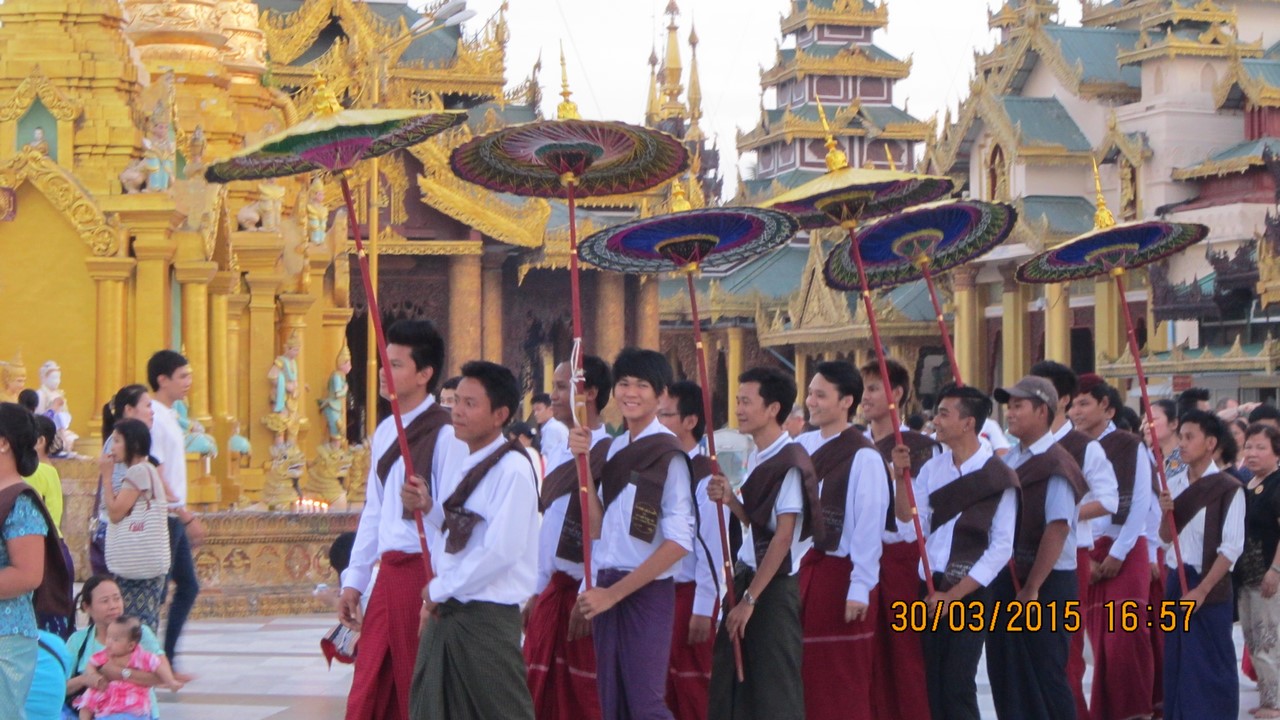 Célébrations à Shwedagon Pagoda